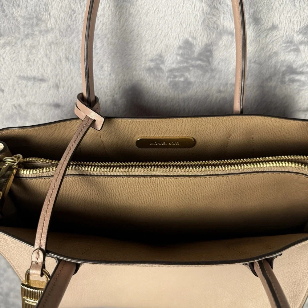 Michael Kors Mercer Women's Pebble Leather Messenger Crossbody Bag Designer